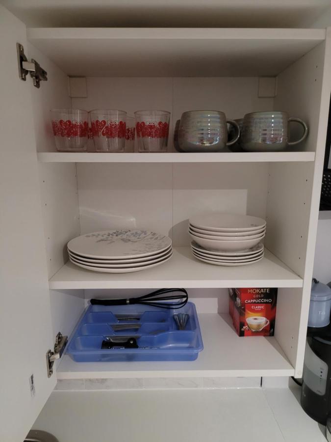 Hidden Treasure-netflix And Wi-fi-basement Flat Apartment *