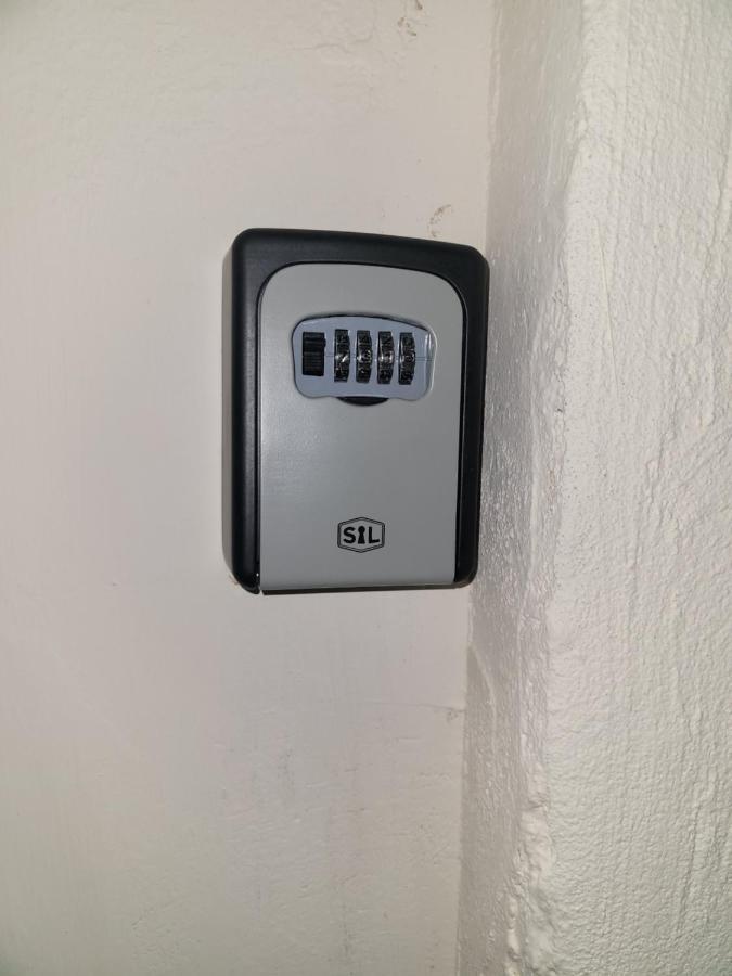 Hidden Treasure-netflix And Wi-fi-basement Flat Gillingham (Kent)