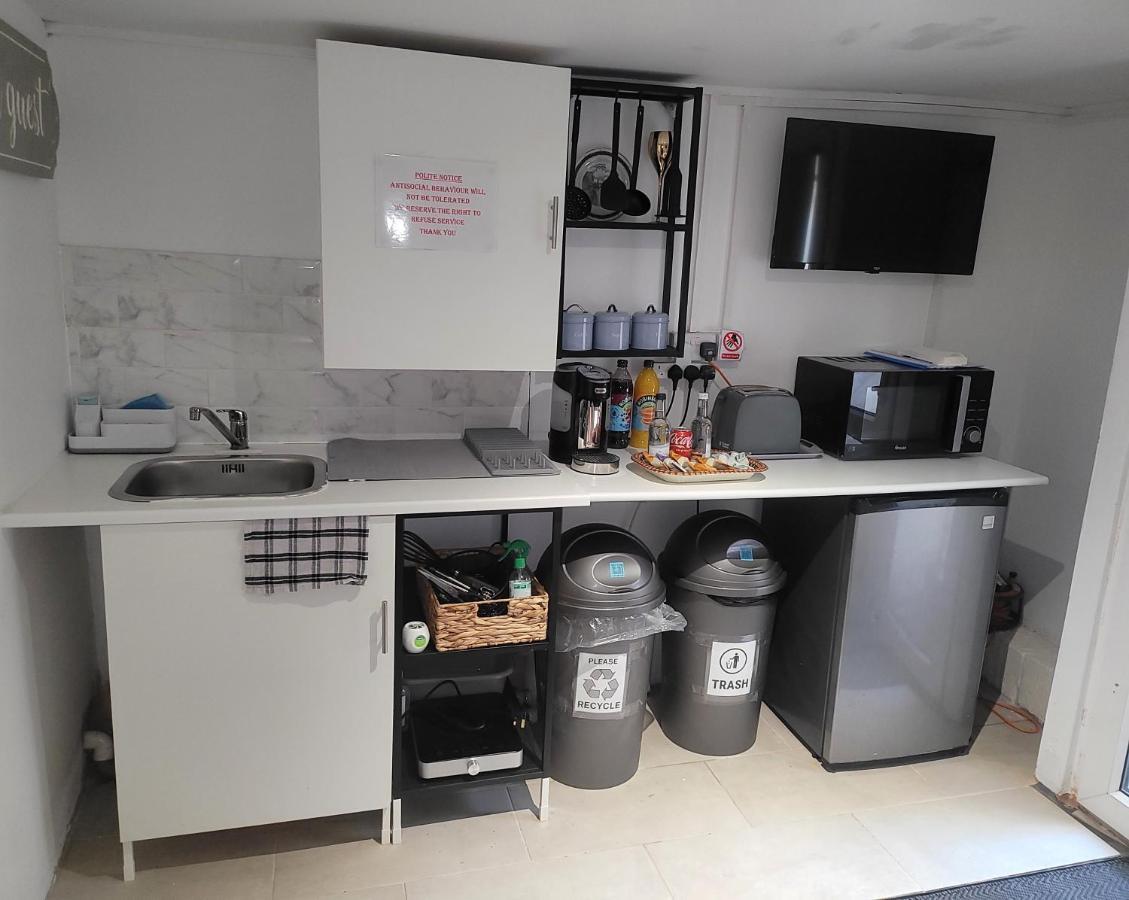 Hidden Treasure-netflix And Wi-fi-basement Flat Apartment