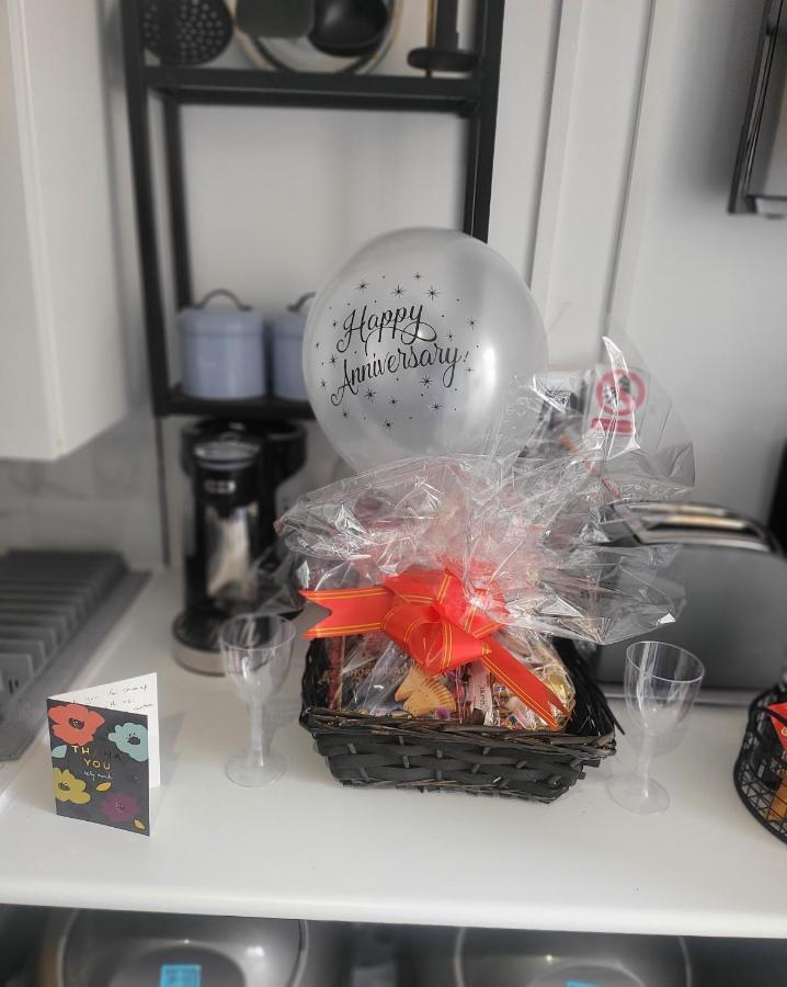 Apartment Hidden Treasure-netflix And Wi-fi-basement Flat Gillingham (Kent)